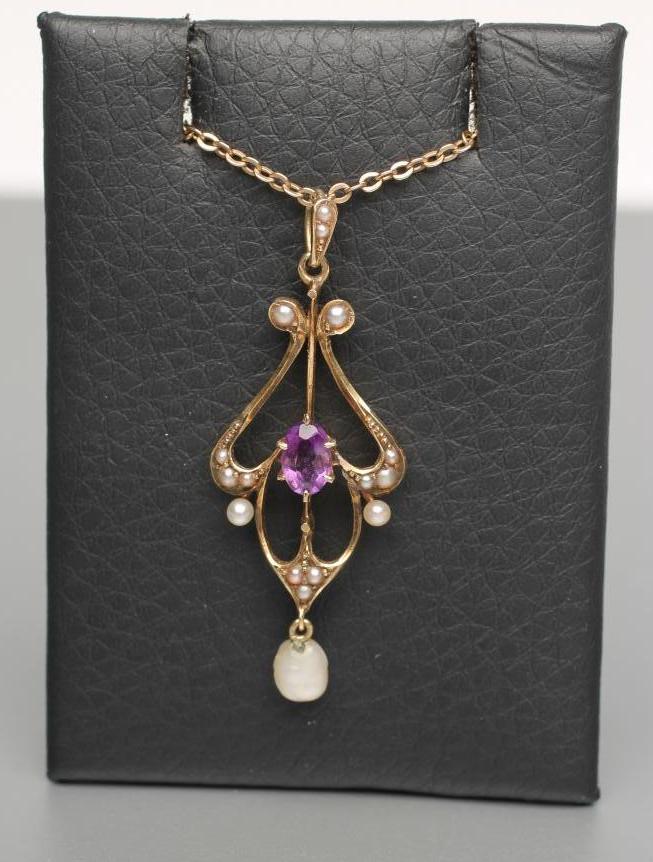 AN EDWARDIAN PENDANT Image
