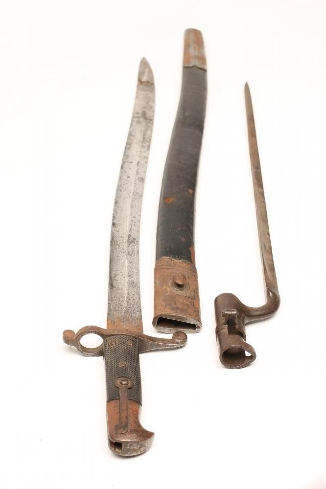 AN 1860 PATTERN BRITISH BAYONET Image