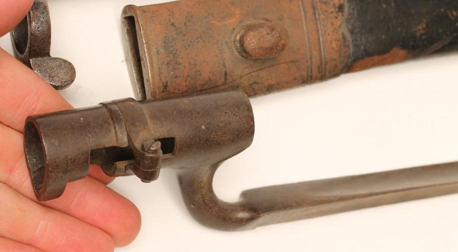 AN 1860 PATTERN BRITISH BAYONET Image