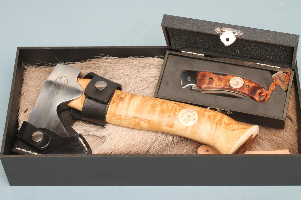 A SWEDISH KARESUANDO AXE Image