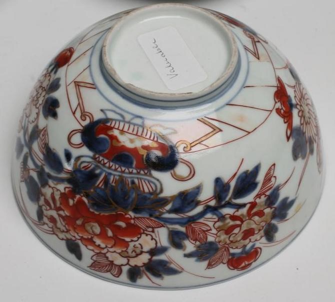 A SMALL COLLECTION OF CHINESE PORCELAIN comprising an Imari bowl Image