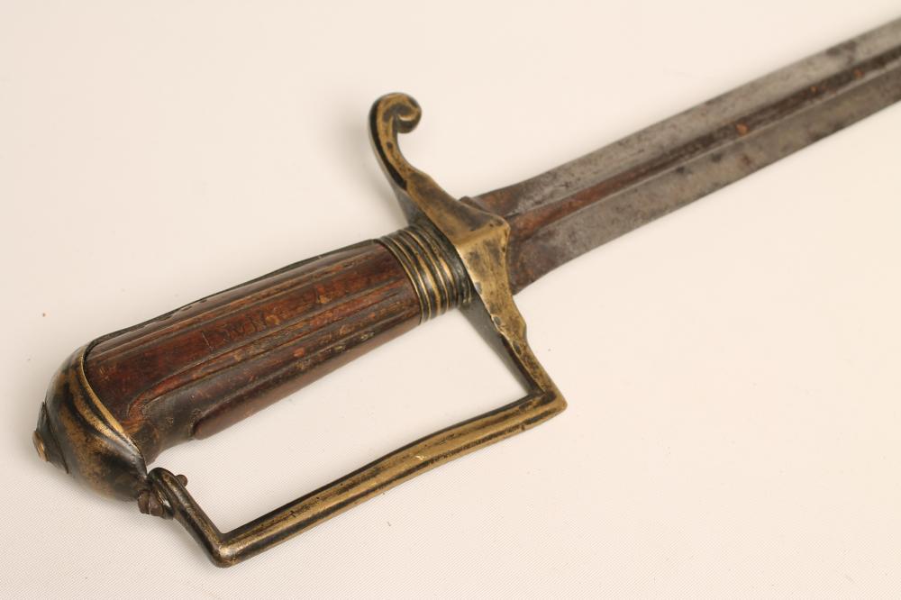A HUNTING SWORD Image