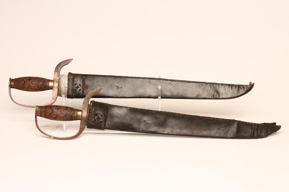 A PAIR OF CHINESE BUTTERFLY SWORDS Image