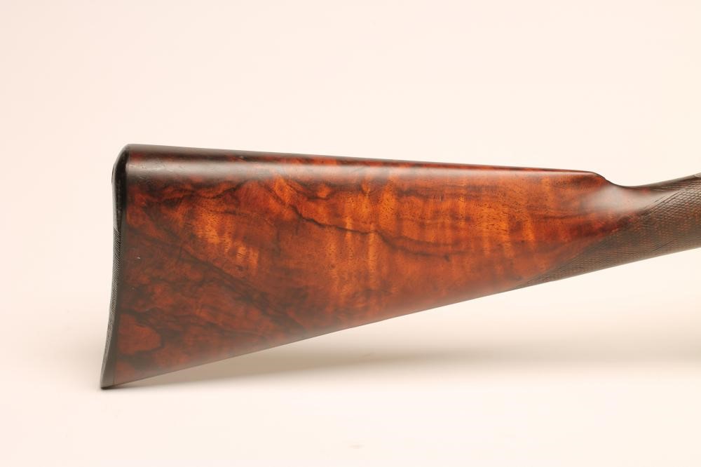 A HOLLAND & HOLLAND BACK-ACTION SIDELOCK 12 BORE SHOTGUN Image