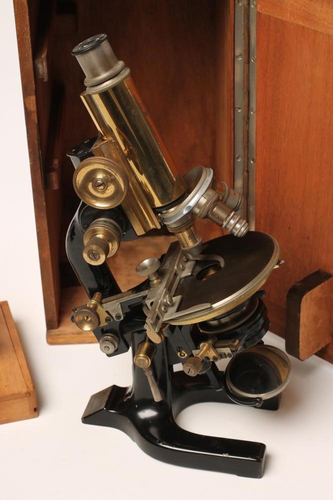 A C. REICHERT WEIN MICROSCOPE Image