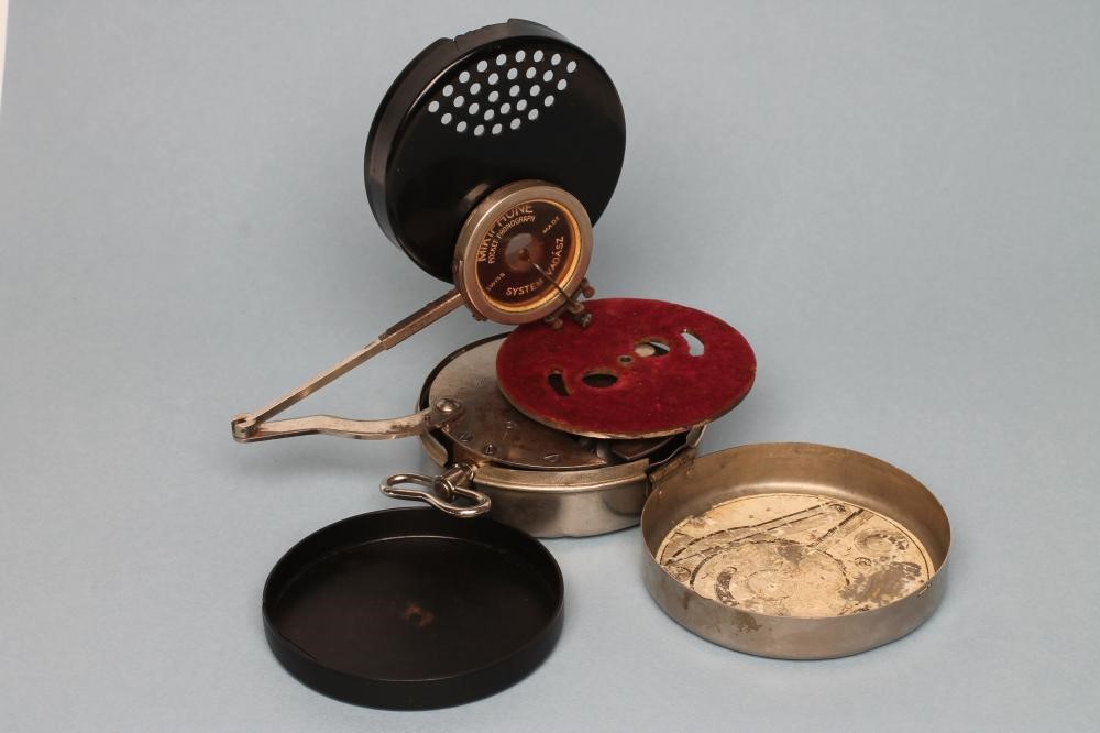 A MIKIPHONE POCKET PHONOGRAPH Image