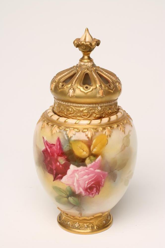 A ROYAL WORCESTER CHINA POT POURRI Image