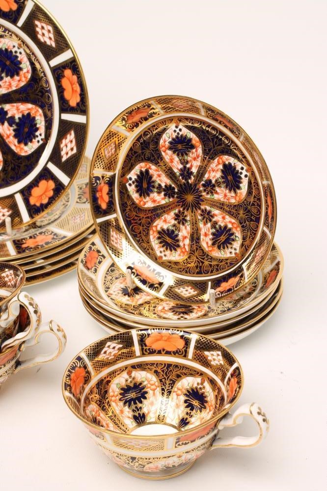 A ROYAL CROWN DERBY CHINA COMPOSITE TEA SERVICE Image