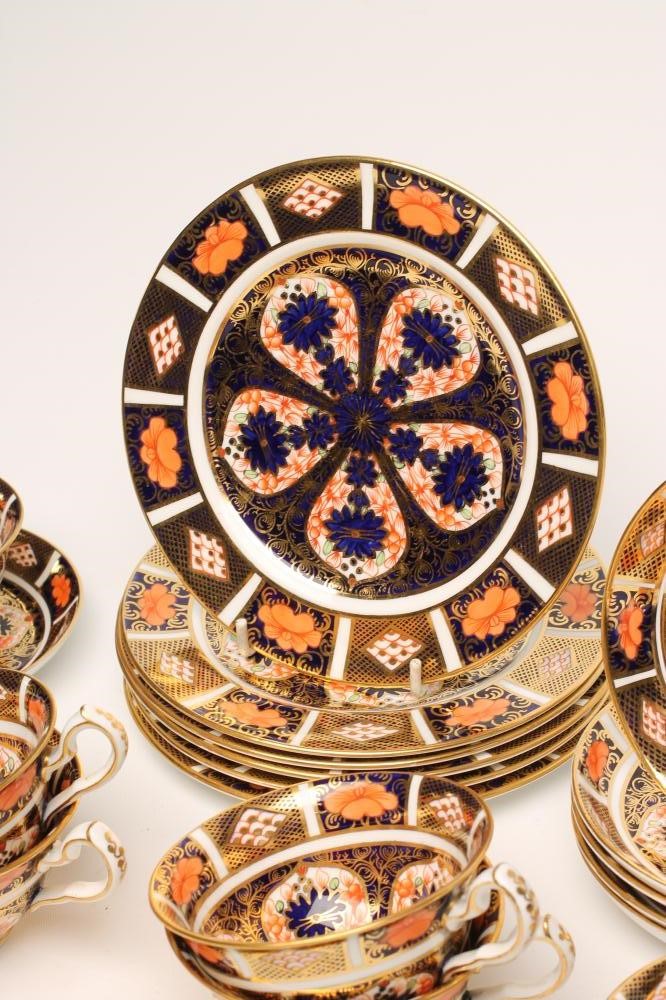 A ROYAL CROWN DERBY CHINA COMPOSITE TEA SERVICE Image