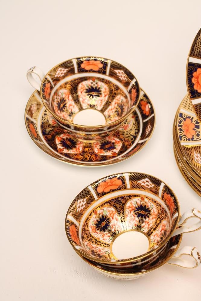 A ROYAL CROWN DERBY CHINA COMPOSITE TEA SERVICE Image