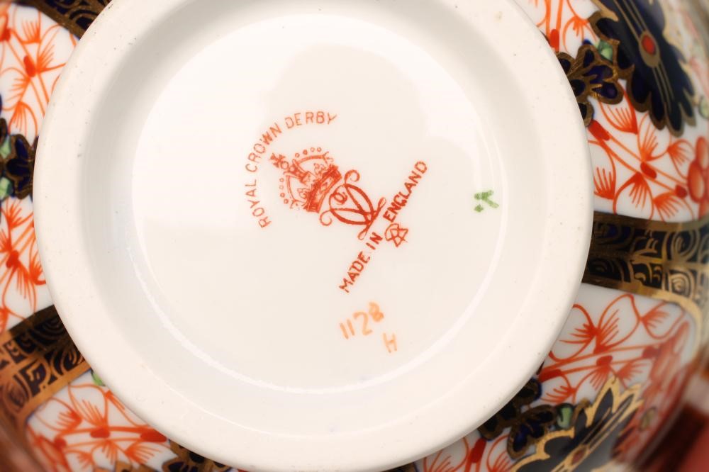 A ROYAL CROWN DERBY CHINA COMPOSITE TEA SERVICE Image