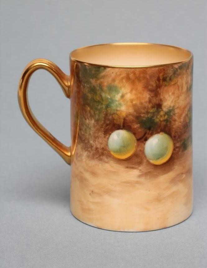 A ROYAL WORCESTER CHINA SMALL MUG Image