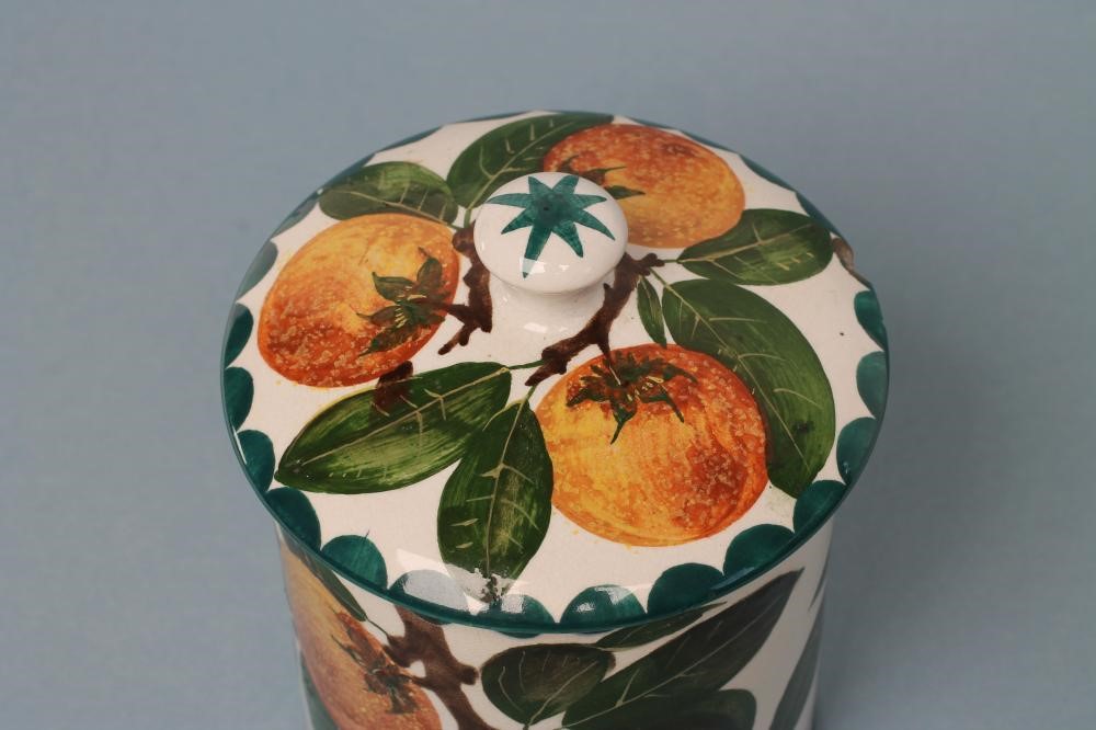 A WEMYSS POTTERY MARMALADE JAR AND COVER Image