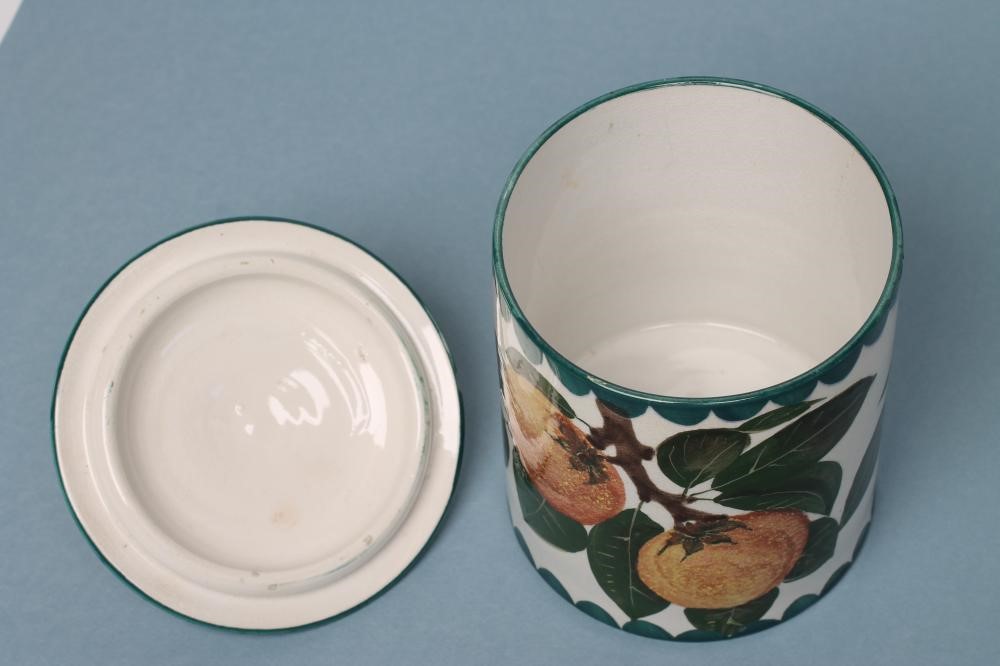 A WEMYSS POTTERY MARMALADE JAR AND COVER Image