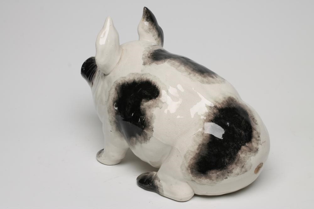 A WEMYSS POTTERY PIG Image