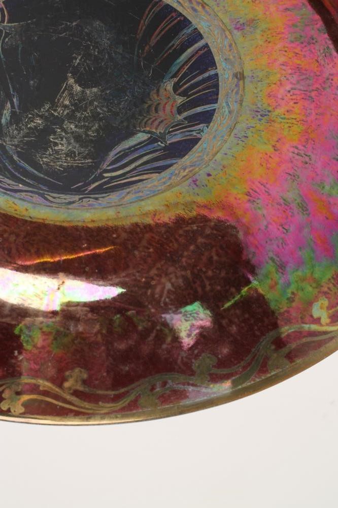 A ROYAL LANCASTRIAN EARTHENWARE BOWL Image