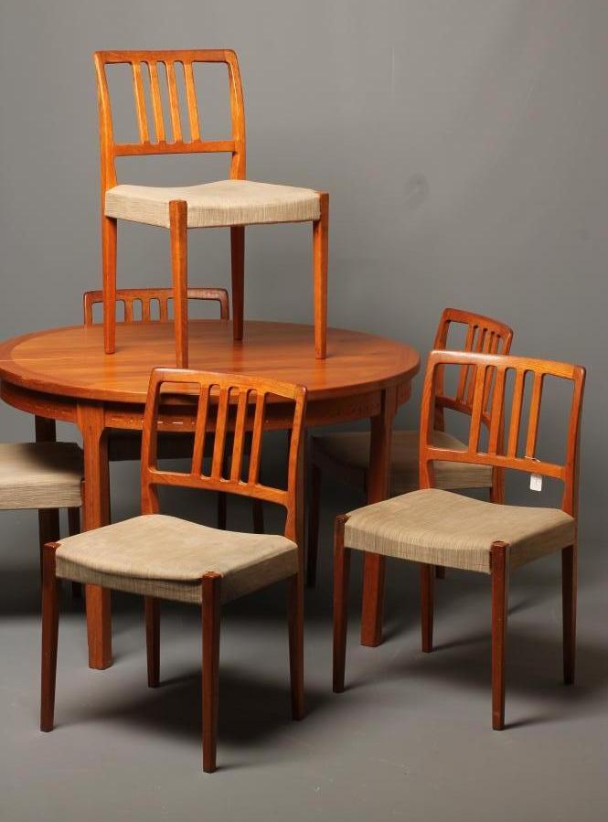 A NILS JONSSON FOR HUGO TROEDS SWEDISH TEAK PART DINING SUITE Image