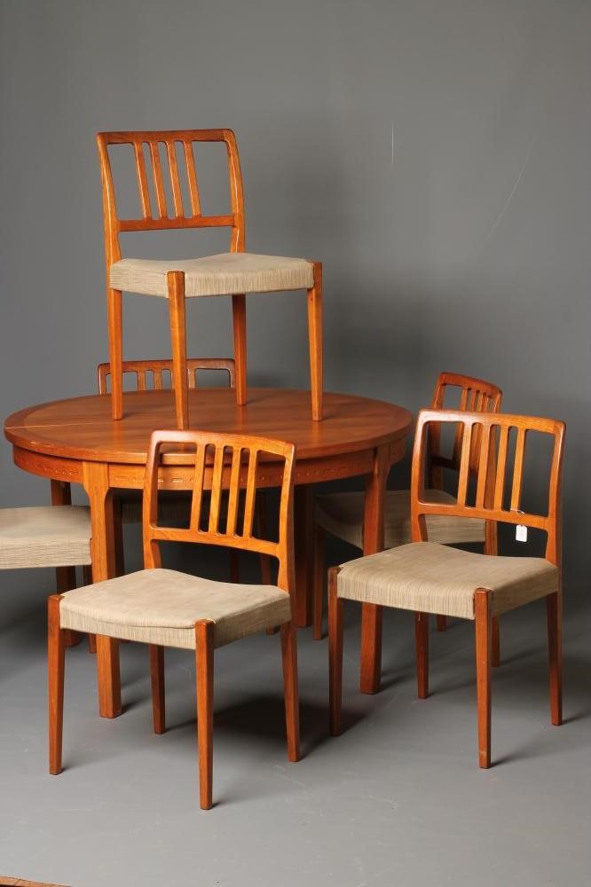 A NILS JONSSON FOR HUGO TROEDS SWEDISH TEAK PART DINING SUITE Image