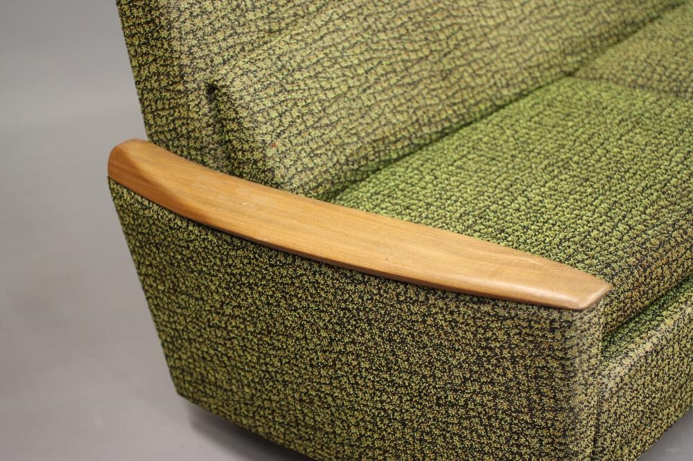 A GREAVES & THOMAS SITTING SUITE Image