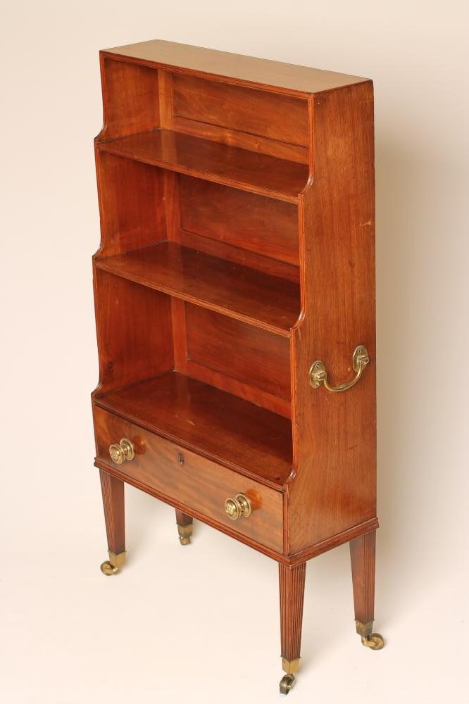 A GEORGIAN MAHOGANY SMALL "WATERFALL" BOOKCASE Image
