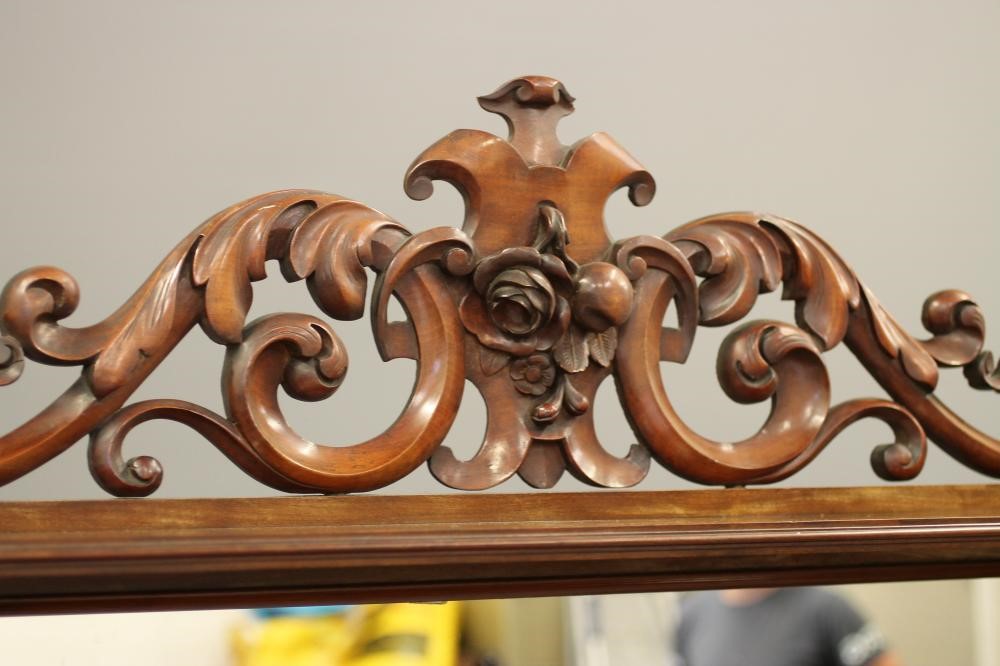 A VICTORIAN MAHOGANY SIDE CABINET Image