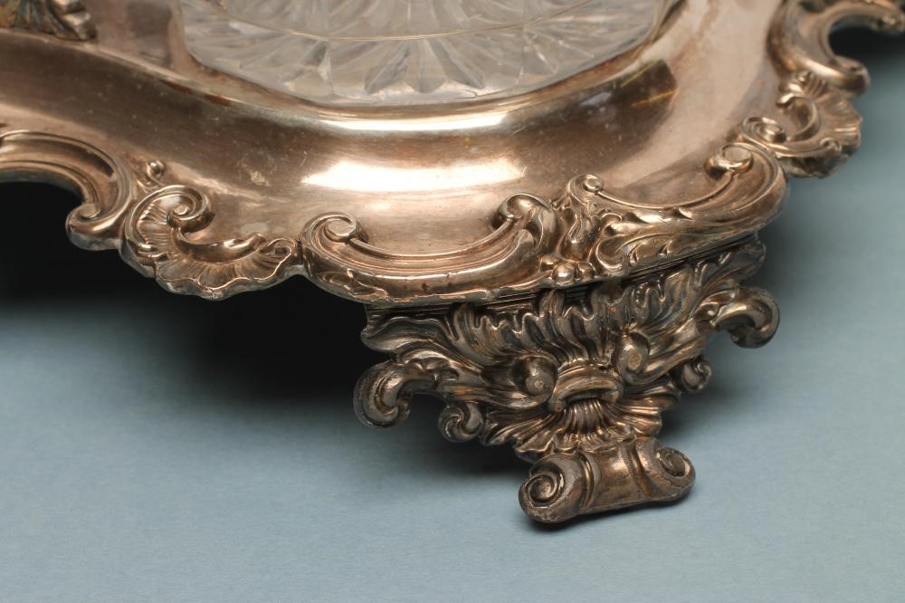 AN OLD SHEFFIELD PLATE FOUR BOTTLE DECANTER STAND Image