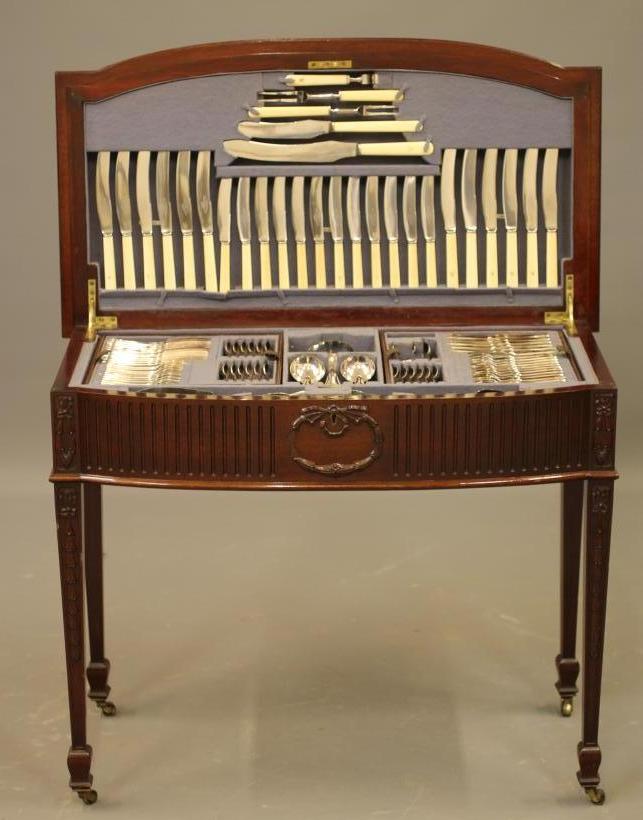 A PLATED TABLE SERVICE for twelve place setttings Image