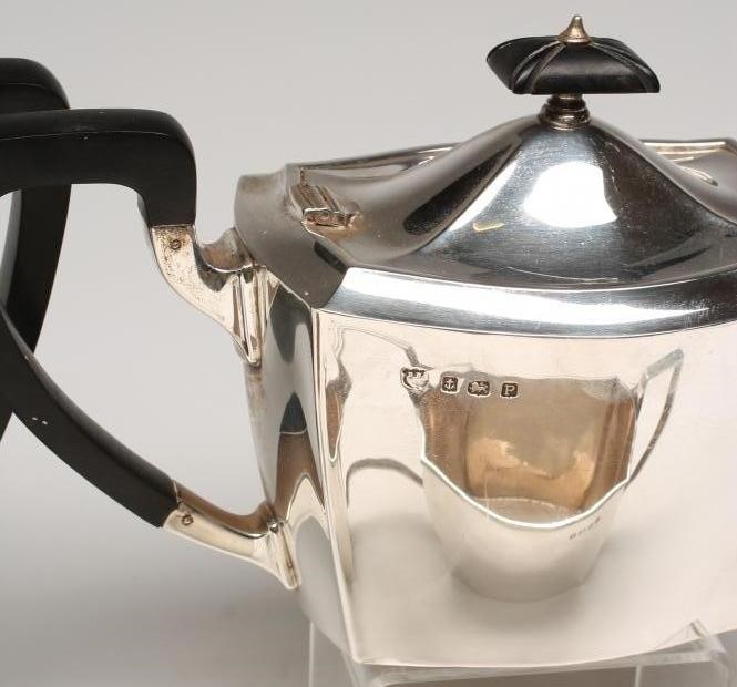 *AN ART DECO FOUR PIECE SILVER TEA AND COFFEE SERVICE Image