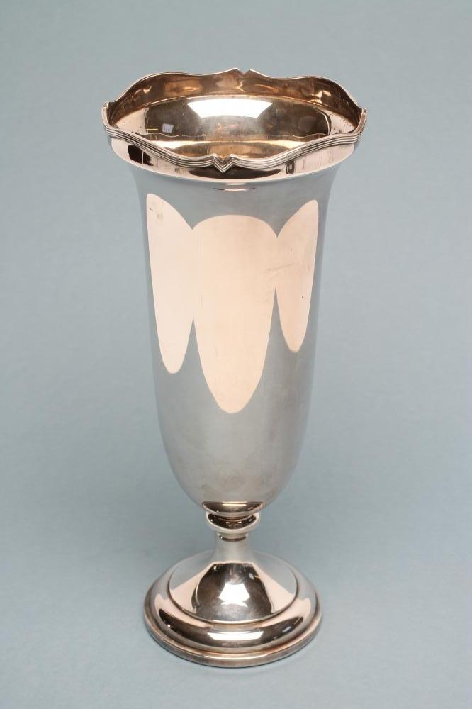 A SILVER VASE Image