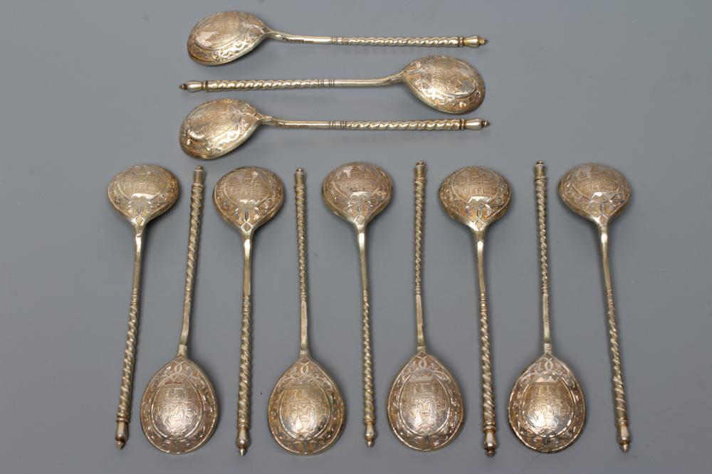 A SET OF TWELVE RUSSIAN CAVIAR SPOONS Image