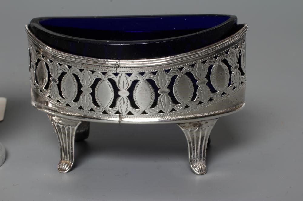 A PAIR OF GEORGE III SALTS Image