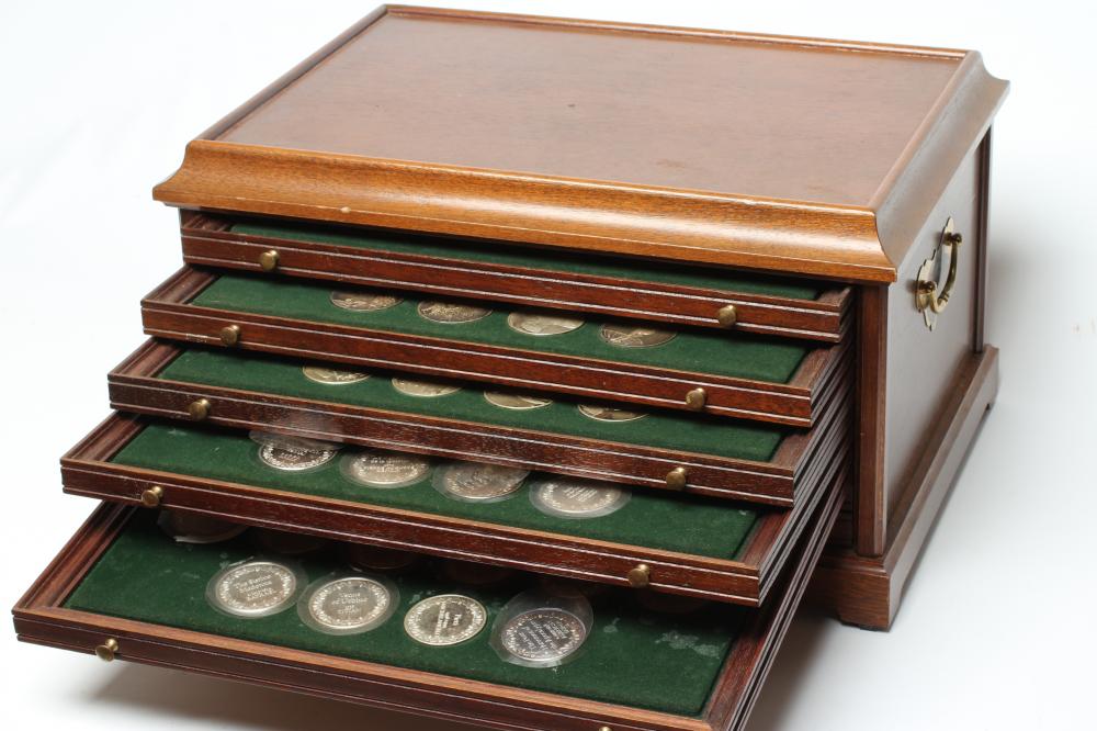 THE 100 GREATEST MASTERPIECES SILVER MEDALLION COLLECTION Image