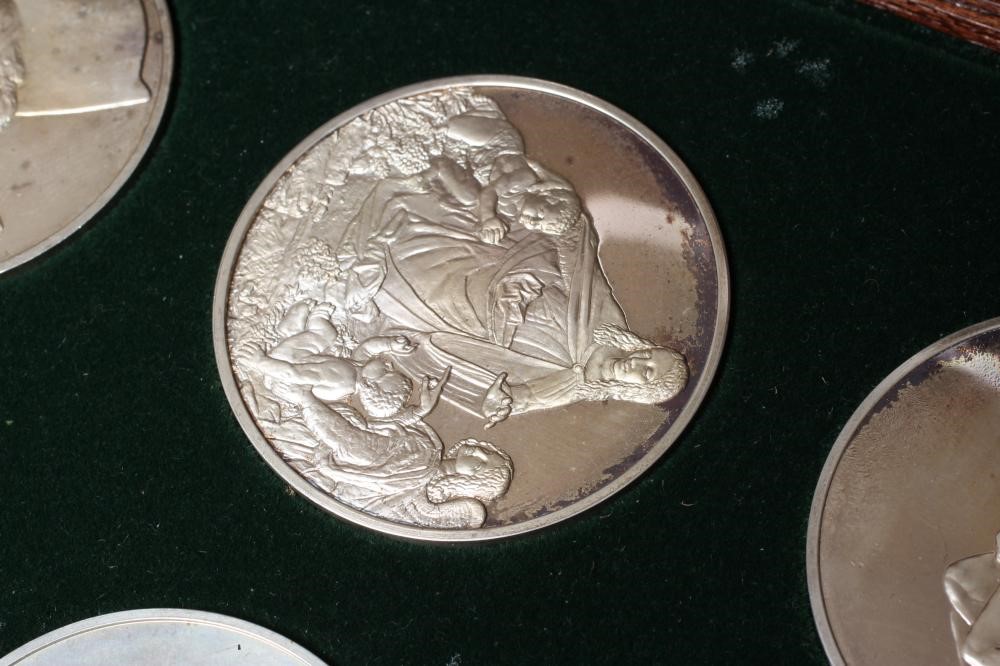 THE 100 GREATEST MASTERPIECES SILVER MEDALLION COLLECTION Image