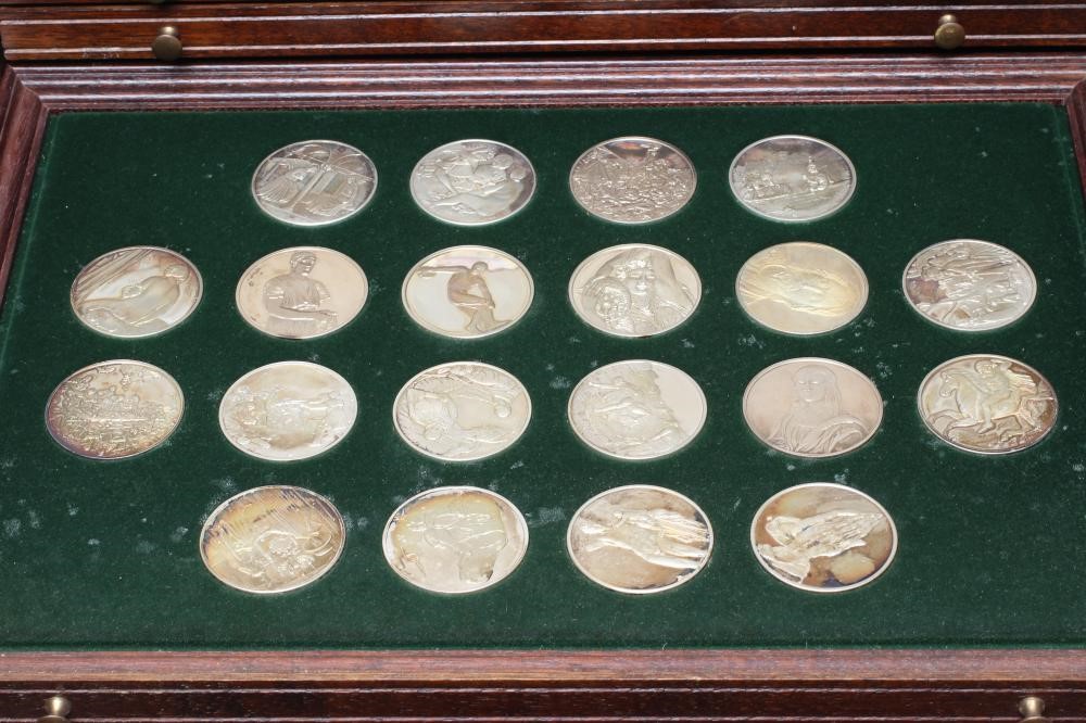 THE 100 GREATEST MASTERPIECES SILVER MEDALLION COLLECTION Image