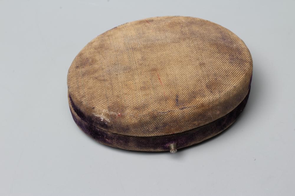 A PAIR OF 9CT GOLD CUFFLINKS of domed oval form engraved with a monogram, stamped 375, 9, sponsor Image