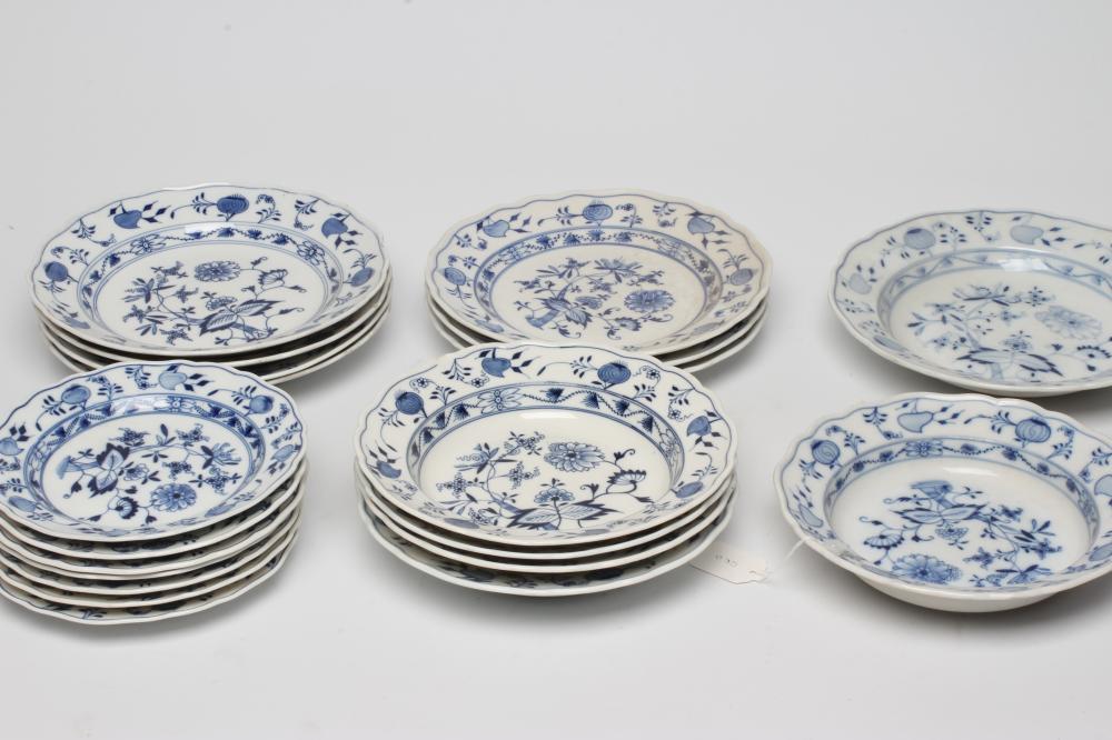 A MEISSEN PORCELAIN PART DINNER SERVICE Image
