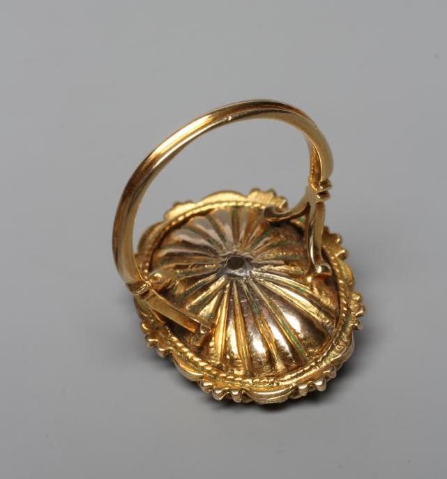 A COCKTAIL RING Image