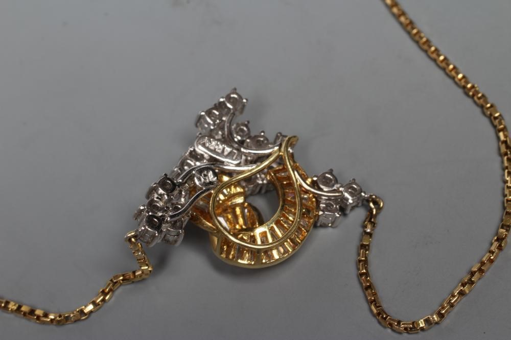 A DIAMOND NECKLACE Image