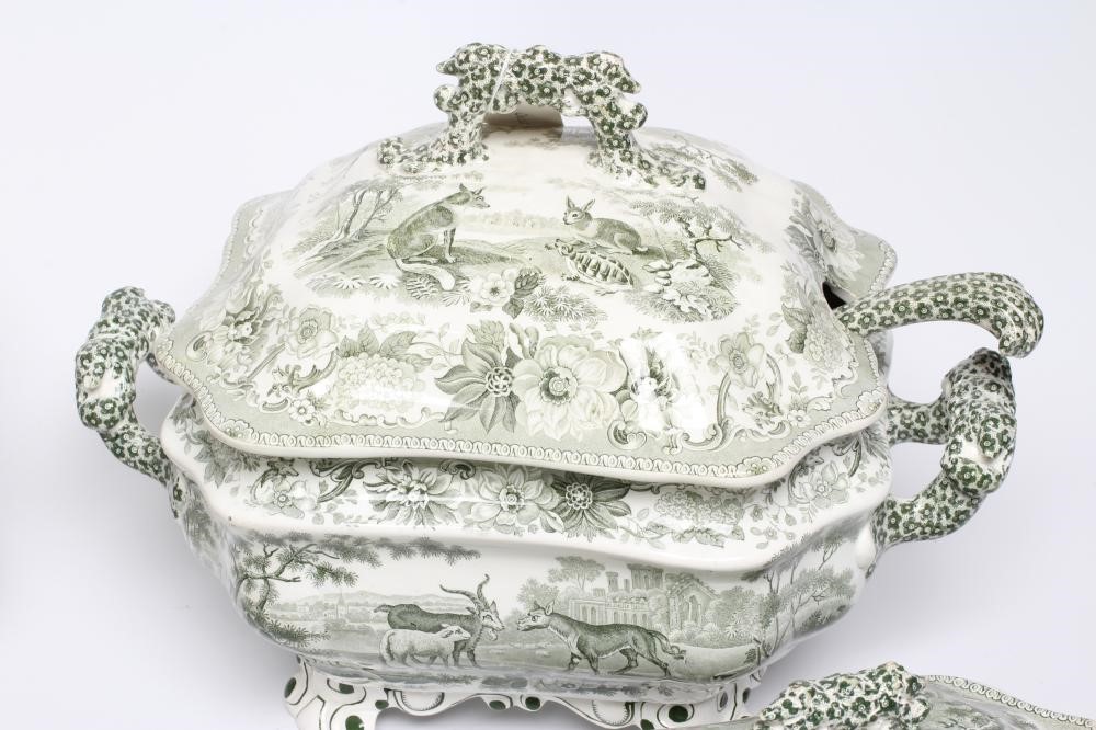 AN EARLY VICTORIAN COPELAND & GARRETT EARTHENWARE AESOP'S FABLES PATTERN PART SERVICE Image