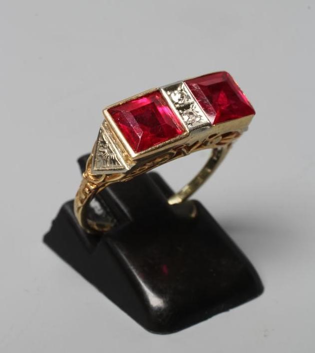 AN ART DECO RUBY RING Image