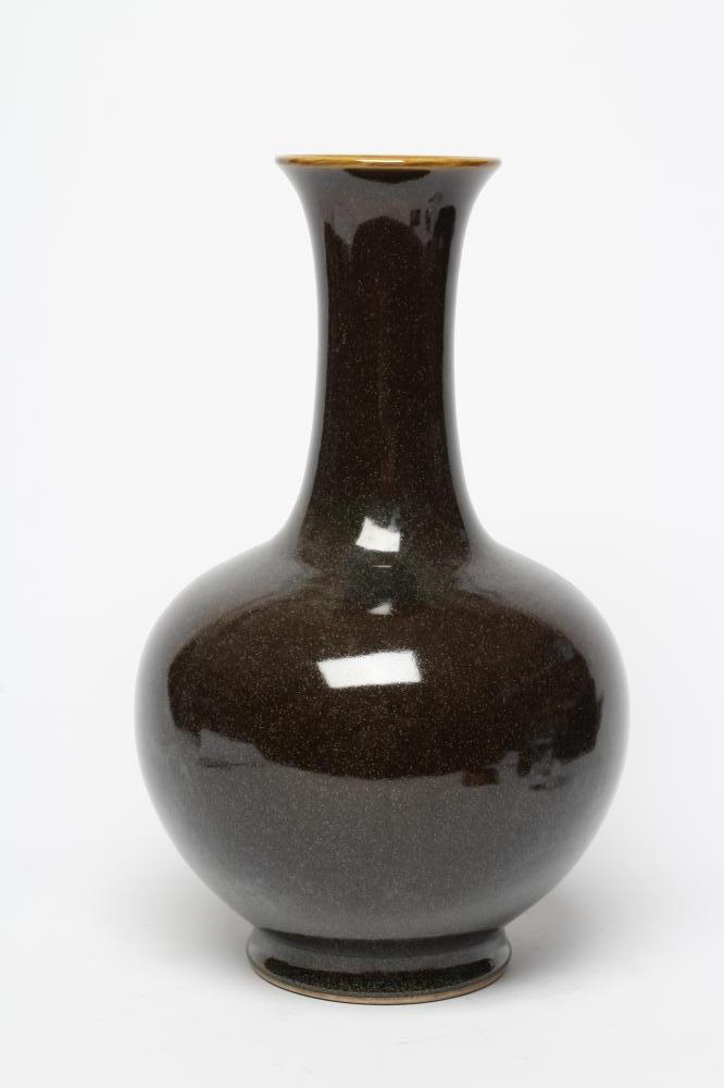 A CHINESE TEA DUST GLAZED STONEWARE LARGE BOTTLE VASE, unmarked, 15" high (Est. plus 24% premium Image