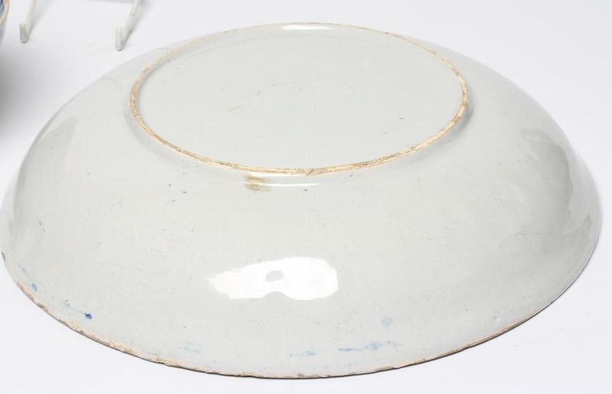 AN ENGLISH DELFT BOWL Image