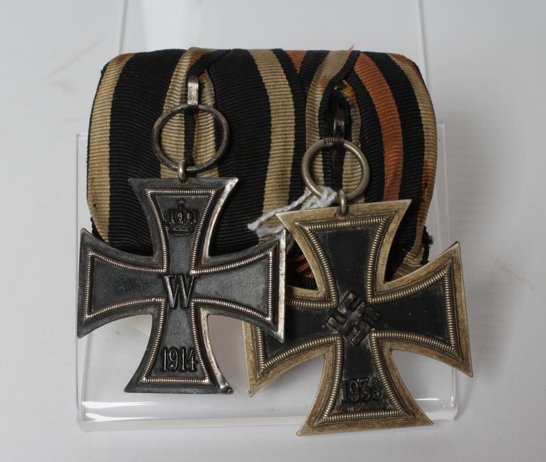 TWO GERMAN IRON CROSSES, 1914 and 1939, both on the same mount (Est. plus 24% premium inc. VAT) Image
