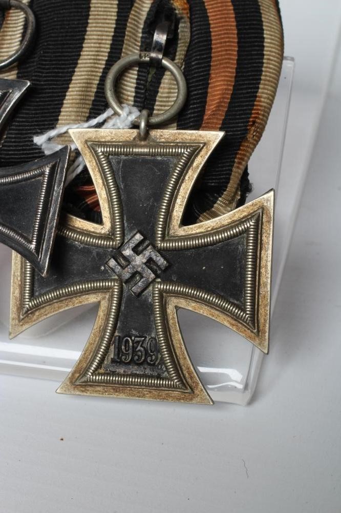 TWO GERMAN IRON CROSSES, 1914 and 1939, both on the same mount (Est. plus 24% premium inc. VAT) Image