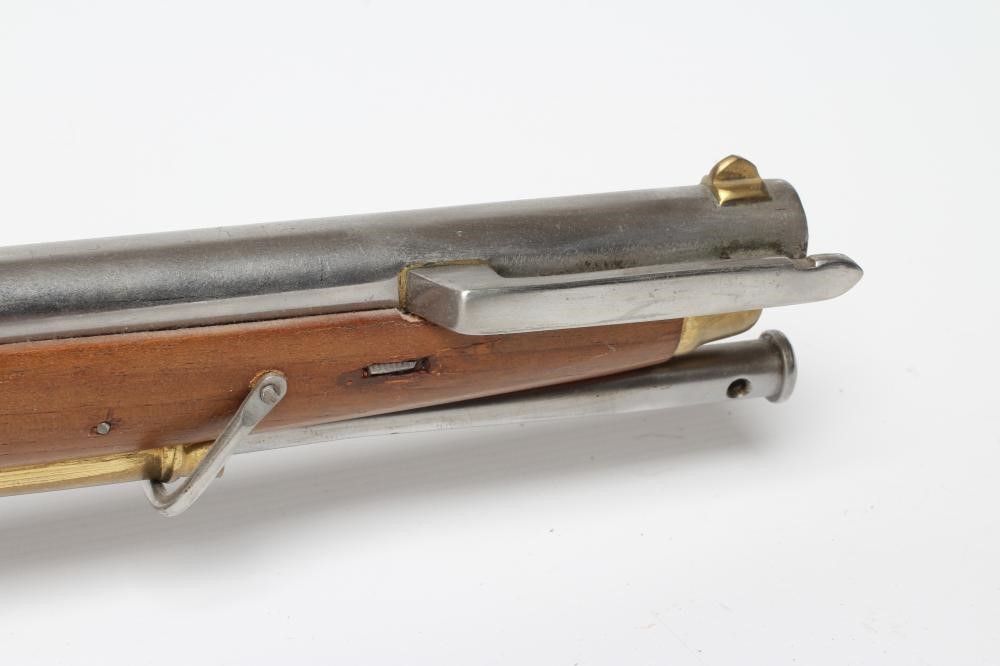 AN INERT FLINTLOCK BAKER RIFLE of modern high quality production with 30 3/4" steel barrel Image