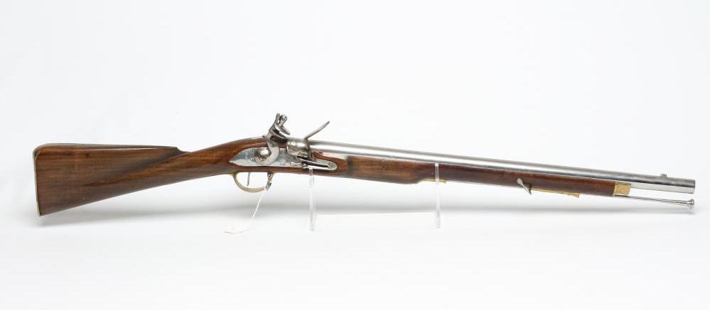 AN INERT FLINTLOCK BROWN BESS CARBINE MUSKET of modern high quality production with 26" steel barrel Image
