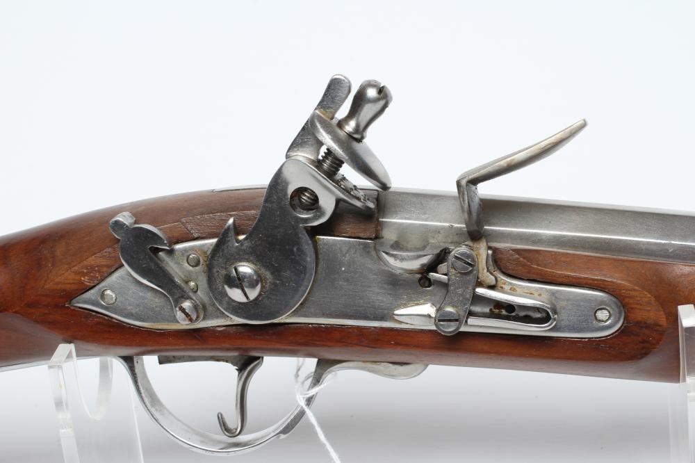 AN INERT FLINTLOCK BLUNDERBUSS of modern high quality production Image