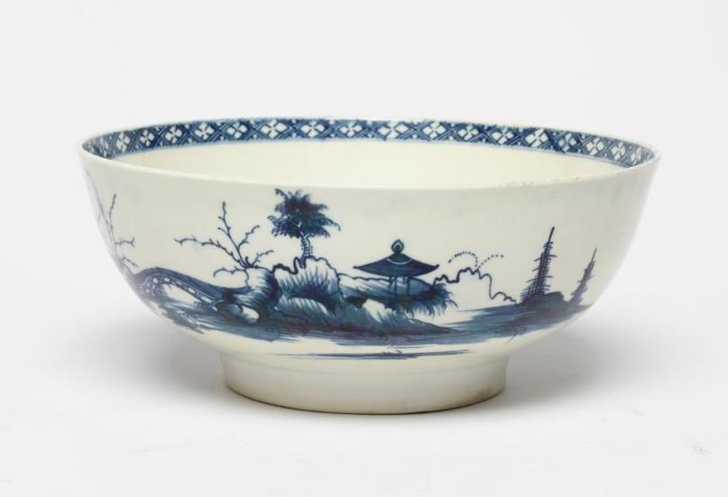 A WORCESTER PORCELAIN PRECIPICE PATTERN BOWL, c.1770, of plain circular form painted in underglaze Image