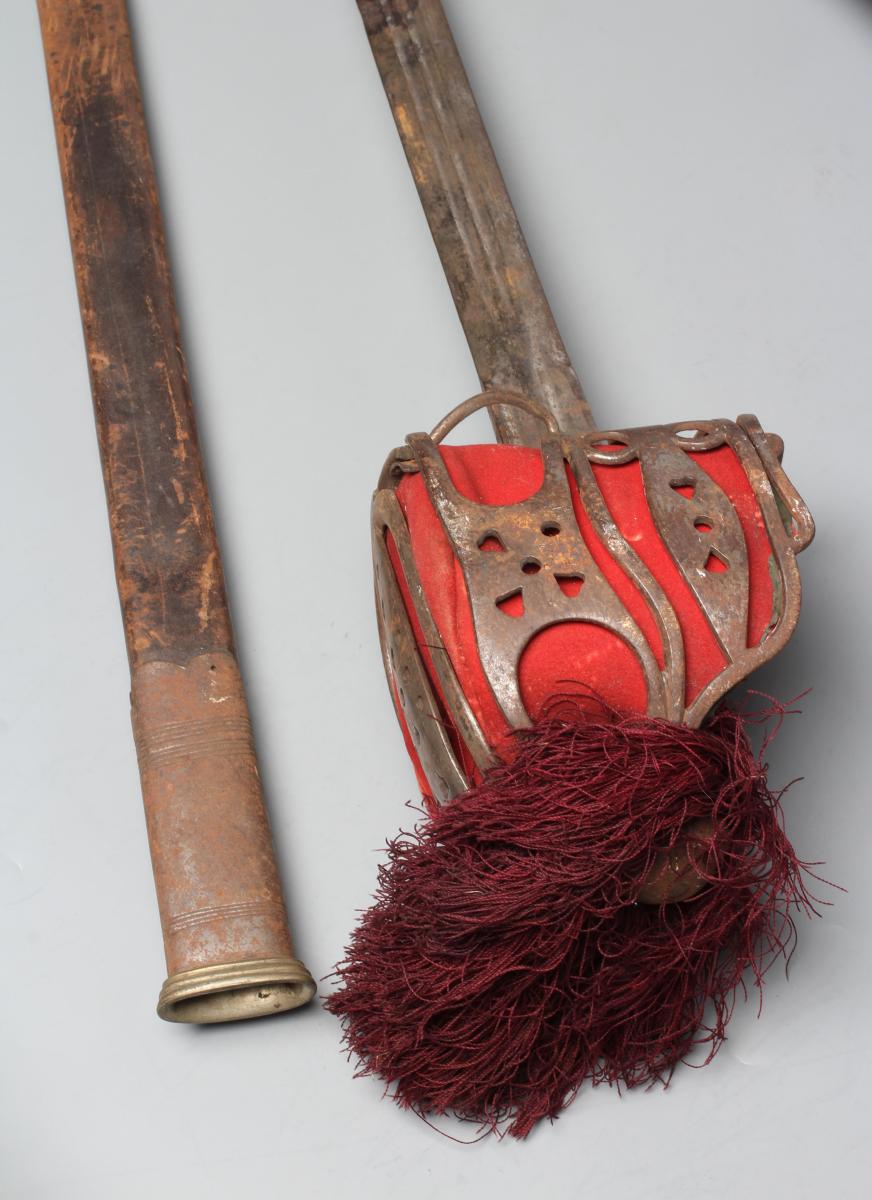 A SCOTTISH INFANTRY OFFICER'S SWORD with 33 1/4" double fullered blade Image