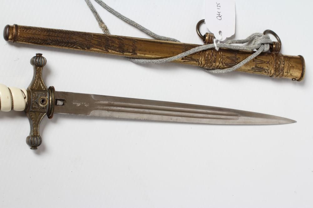 A GERMAN THIRD REICH NAVAL OFFICER'S DAGGER Image